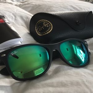NEW AUTHENTIC Ray Ban “New Wayfarer” Flash Lenses